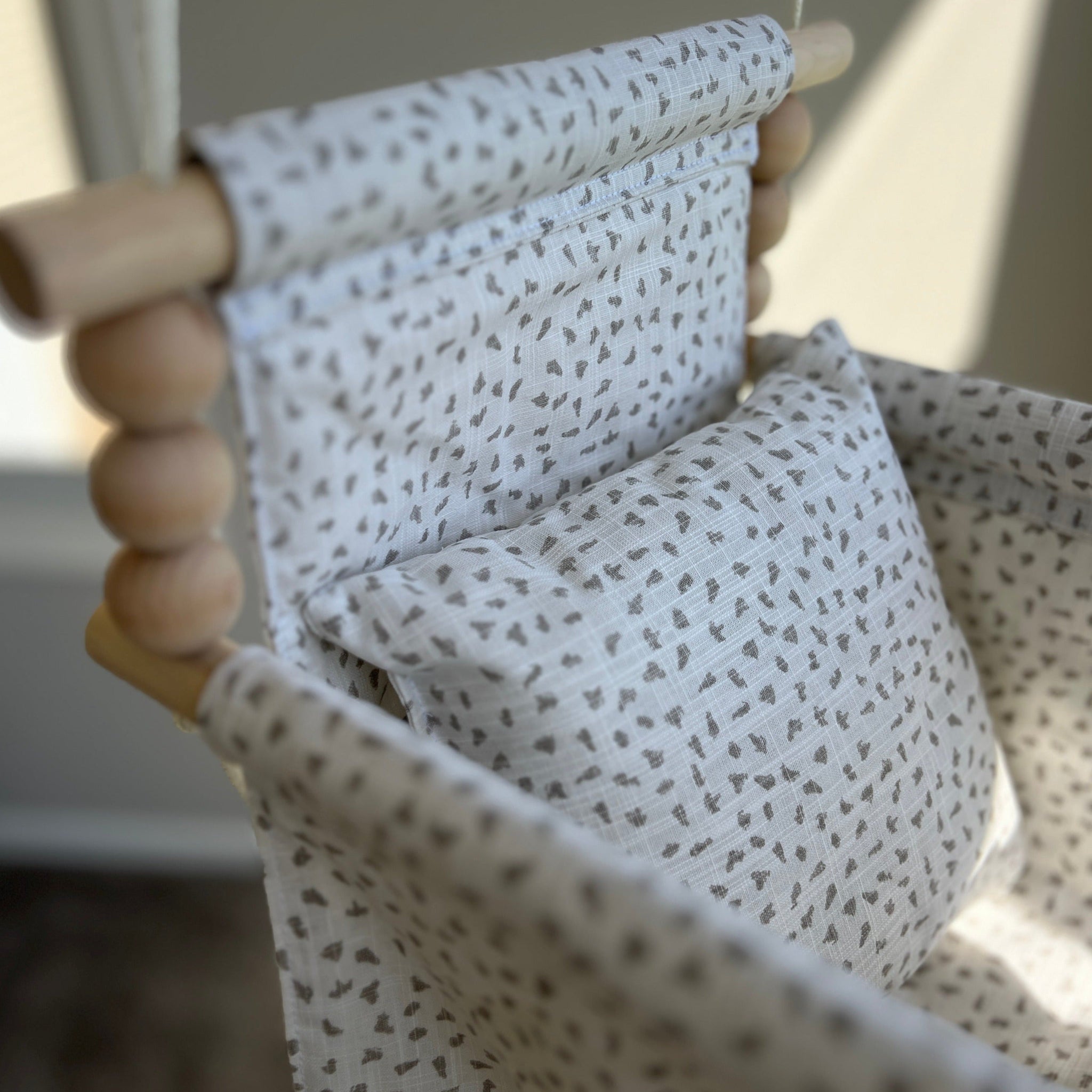 Indoor Swing – Neutral Confetti