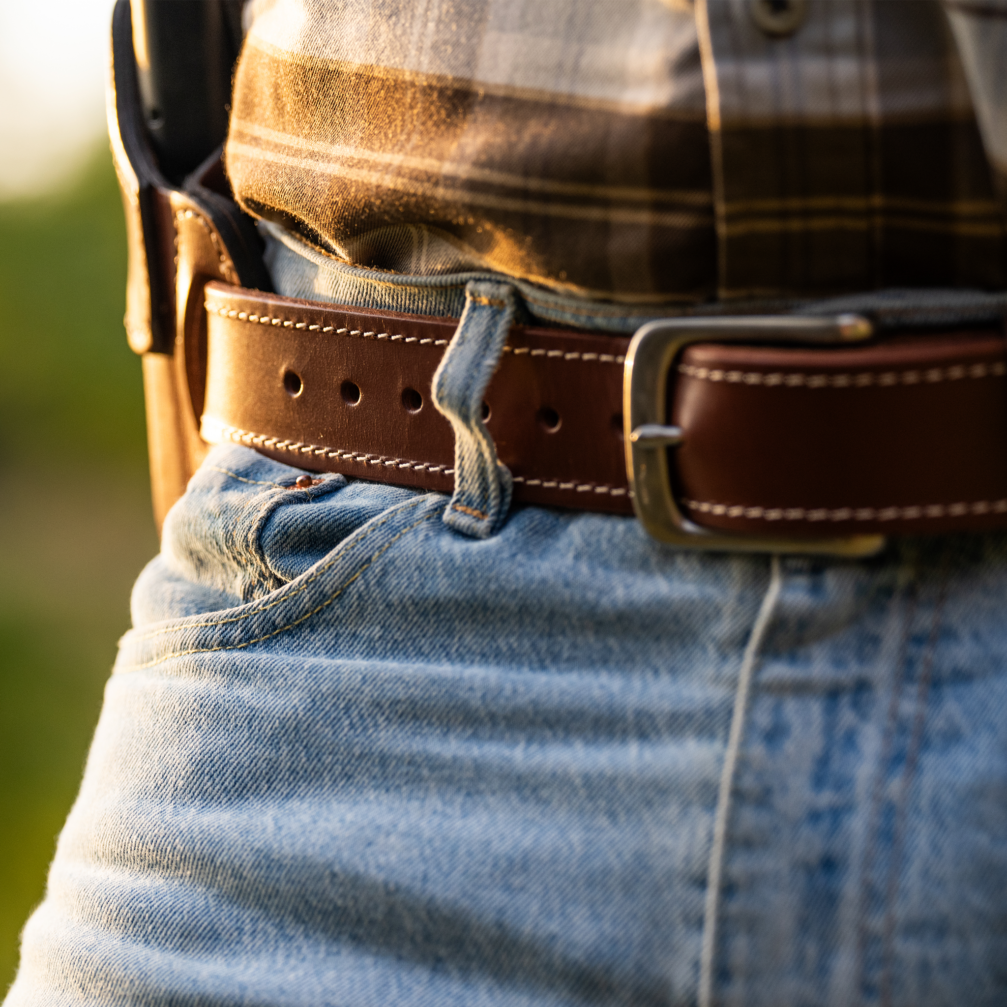 Close Contact CCW Belt